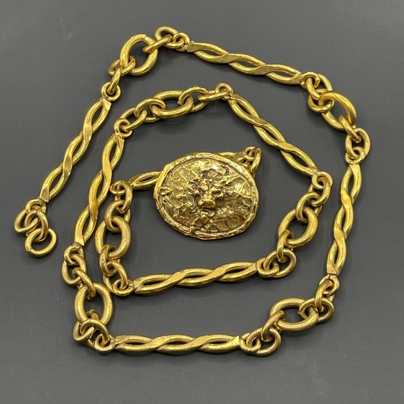 Chanel Vintage Lion Motif Chain Link Rare Belt CC main image 11